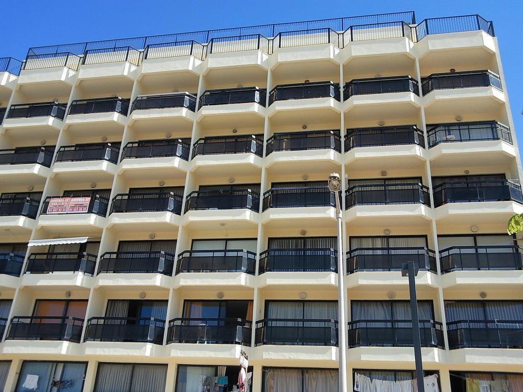 Apartment Qiu กอสตา ดา กาปาริกา ภายนอก รูปภาพ