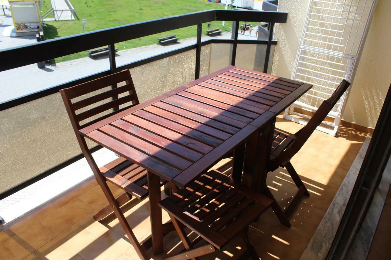 Apartment Qiu กอสตา ดา กาปาริกา ภายนอก รูปภาพ